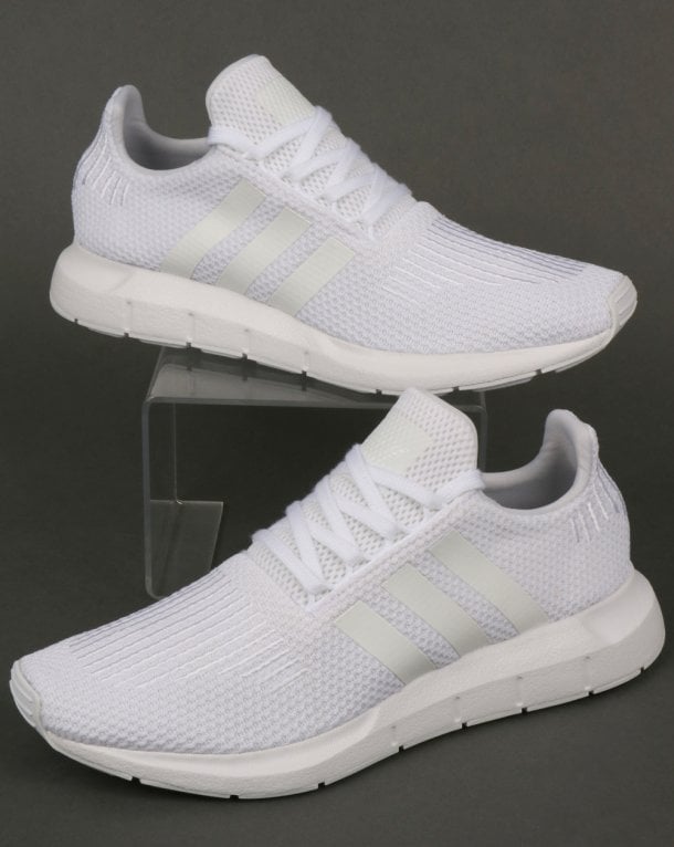 Mens hot sale white runners